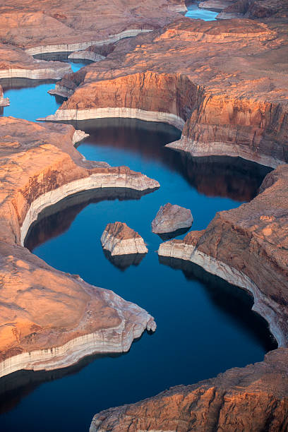 aerial view of lake powell and glen canyon, page, arizona - meander stockfoto's en -beelden