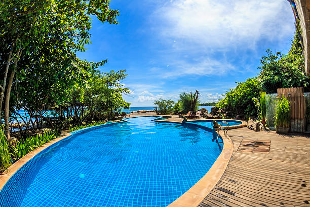 istock Swimming pool on the beach 510793305