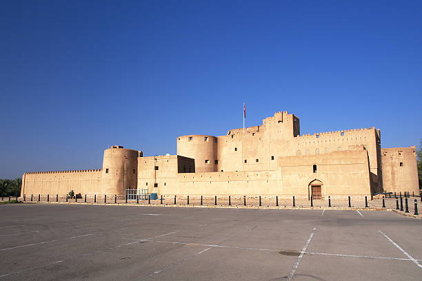 jabreen 城 - bahla fort ストックフォトと画像