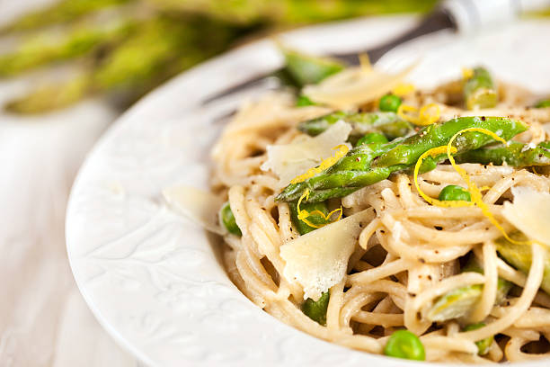 Pasta with asparagus and green peas