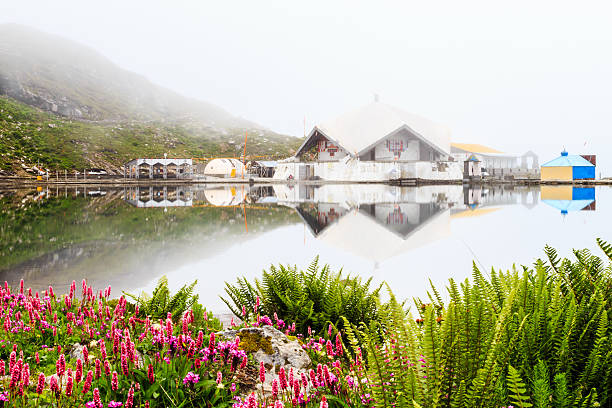 hemkund sahib - ghangaria - fotografias e filmes do acervo