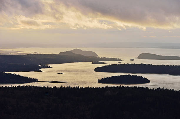 istock Dynamic Morning Sky over Puget Sound 510864118