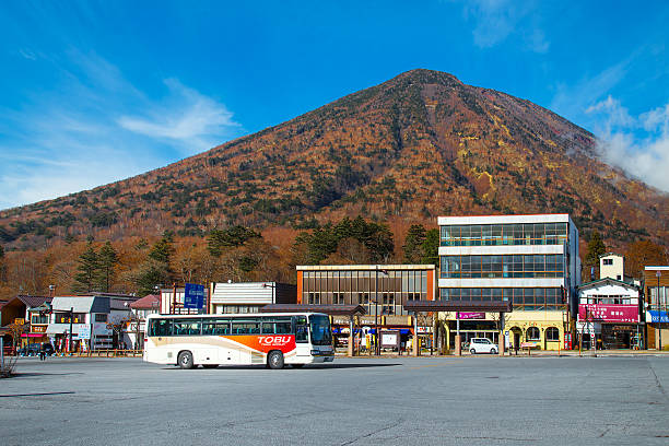 tobu ônibus em nikko, japão - nikko national park - fotografias e filmes do acervo