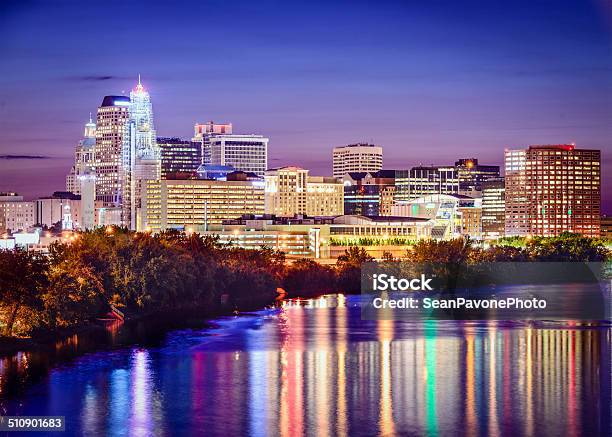 Edificios De La Ciudad De Hartford Foto de stock y más banco de imágenes de Connecticut - Connecticut, Hartford - Connecticut, Panorama urbano