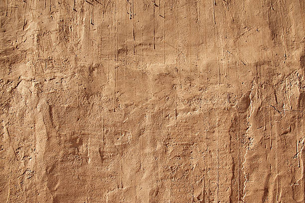autentica adobe stucco muro sfondo di fango sud-ovest - house residential structure southwest usa albuquerque foto e immagini stock