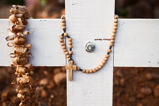 istock Wooden grave cross 510959564