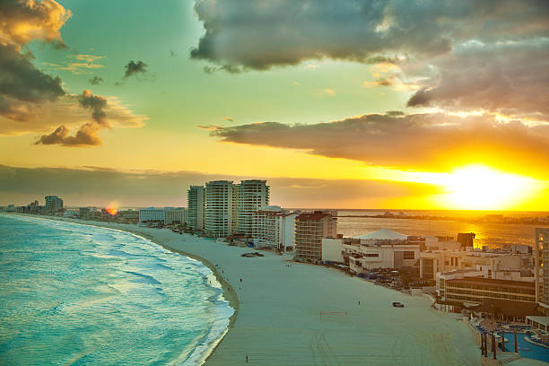 istock Panoramic View of Sunset at the Hotel District, Cancun Mexico 511023632