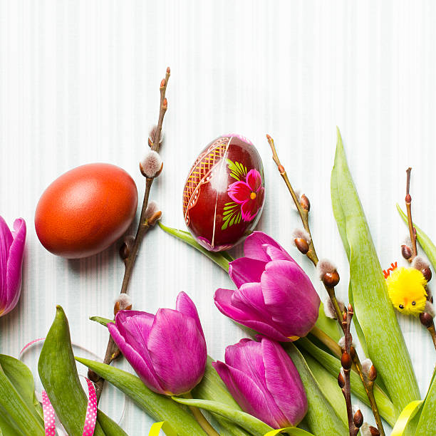 istock Easter decoration with eggs and tulips 511025760