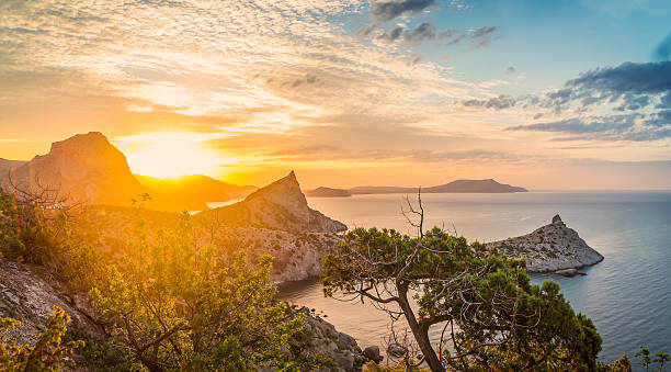 istock Seascape at sunrise in the mountains 511026141
