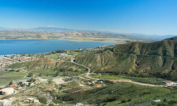 istock Lake Elsinore California High Angle Landscape 511030980