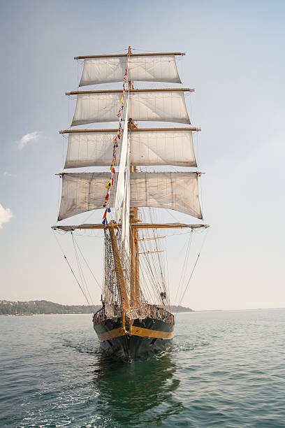 istock Old ship, sailing in the sea 511032826