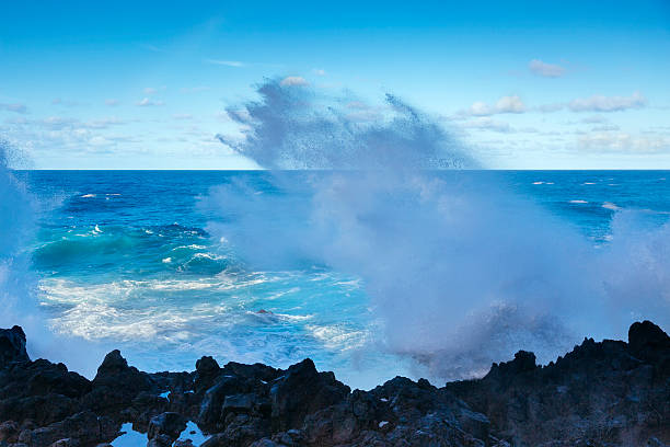 istock Wave splash on the rocks, instagram toning 511051386