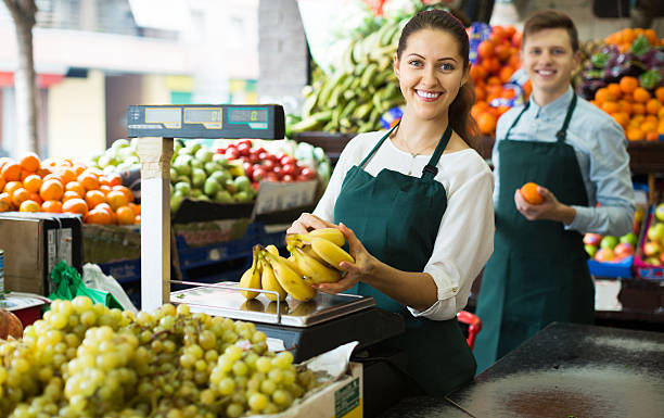 istock Friendly stuff selling sweet bananas 511054550