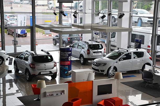 interior de un edificio dacia sucursal - dacia fotografías e imágenes de stock