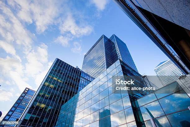 Negocios Edificio De Oficinas En Londres Inglaterra Foto de stock y más banco de imágenes de Negocio
