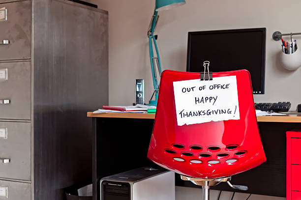 istock Out of Office. Happy Thanksgiving! 511062981