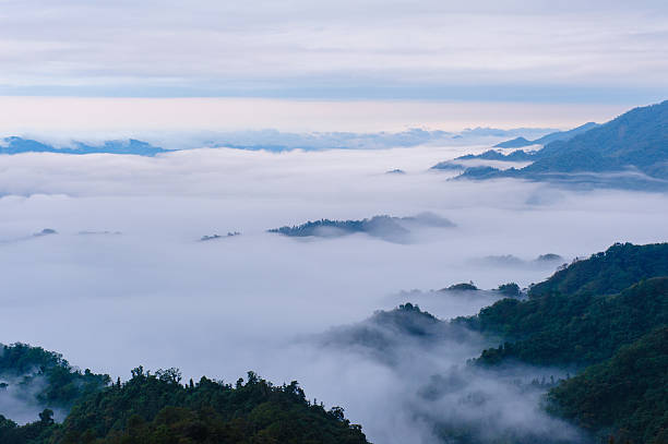 istock mountain with sea of cloud 511064891