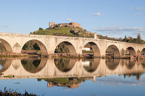 istock Medellin old bridge and castle, Spain 511099754