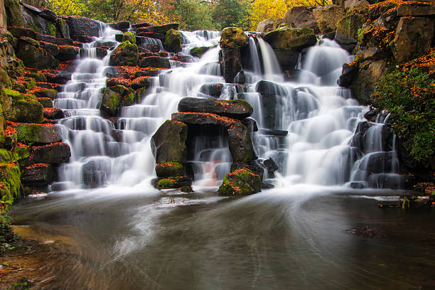 " catarata"  virginia agua, vista al paisaje de otoño (cierre - tree waterfall water river fotografías e imágenes de stock