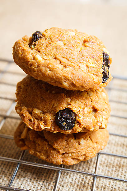 istock Oatmeal raisin cookies, homemade. 511112748