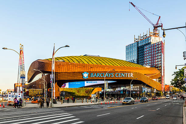 barclays centrum jest uniwersalnym wnętrze arena w brooklyn - barclays center zdjęcia i obrazy z banku zdjęć