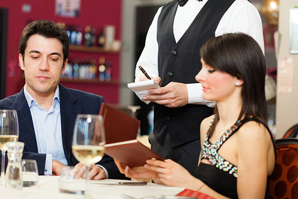istock Couple eating at a restaurant 511131575