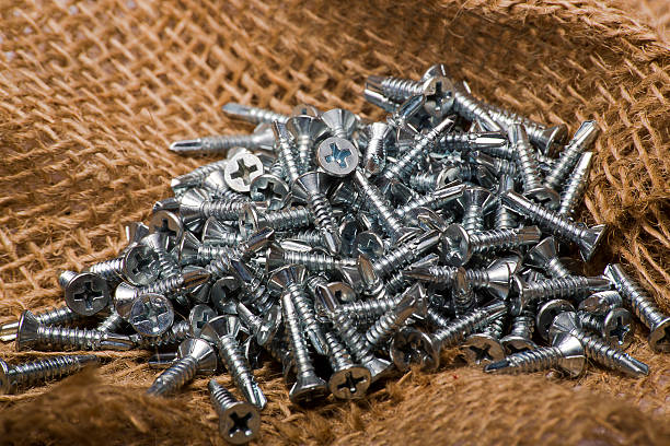 винт - bolt threading nut screwed стоковые фото и изображения