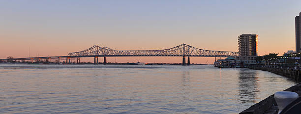 istock Bridge over Mississippi 511299898