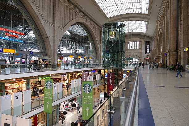 leipzig central station, niemcy - fusgänger zdjęcia i obrazy z banku zdjęć