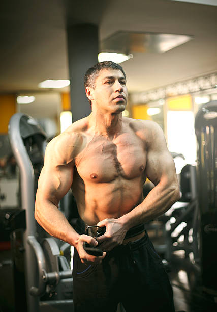 man 고정 혁대 밤 - body building determination deltoid wellbeing 뉴스 사진 이미지