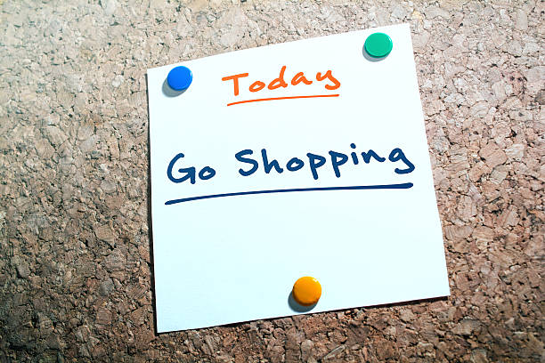 istock Go Shopping Reminder For Today On Paper Pinned On Cork 511322198