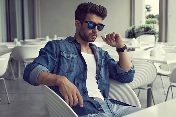 istock Sexy man in sunglasses 511323027