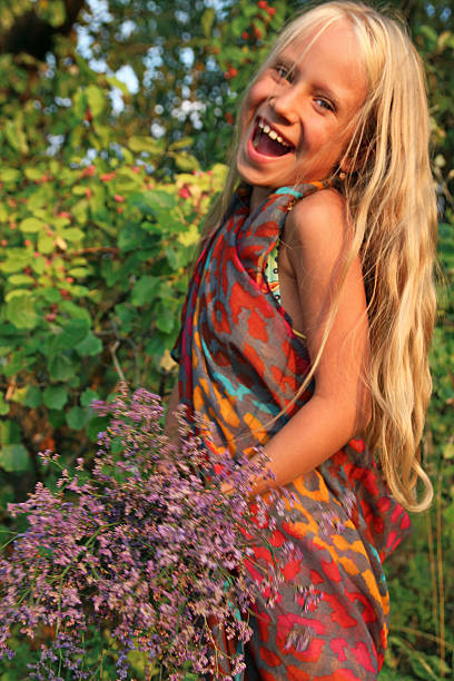 istock Laughing little girl 511351371