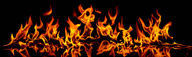 fogo e chamas. - forest fire power actions nature imagens e fotografias de stock