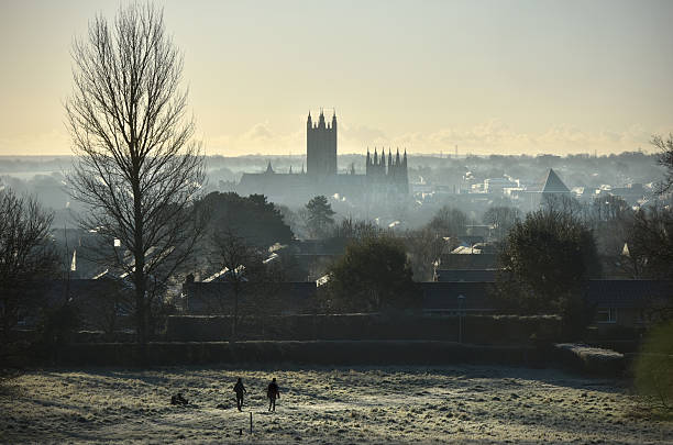 Kent frosty dawn A winter view over the frosty cathedral city of Canterbury from  Chaucer Fields canterbury england stock pictures, royalty-free photos & images