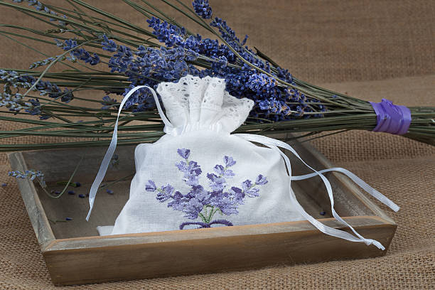 torba z lawendowym korkiem - lavender lavender coloured flower herb zdjęcia i obrazy z banku zdjęć
