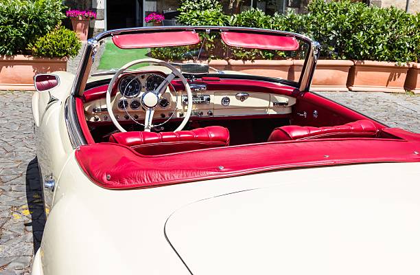 istock Old and fascinating car 511435931