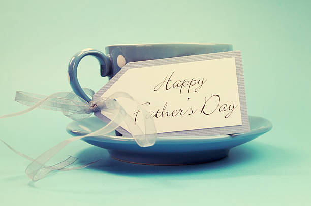 istock Retro vintage Fathers Day gift tag with coffee cup 511442313