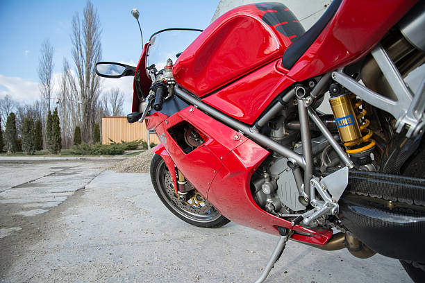 레드 ducati 996s 오토바이 - motorcycle racing motorcycle ducati sports race 뉴스 사진 이미지