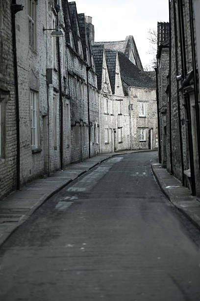 istock Old English Street 511476777