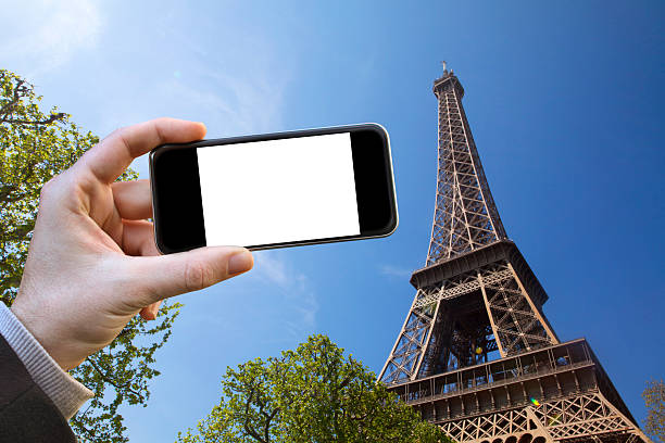 istock Taking picture of Paris - the Eiffel Tower 511480772