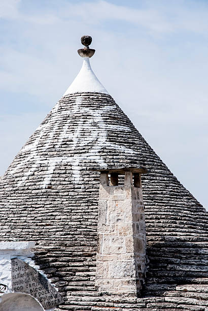 techo de trulli de alberobello, italia - as bari fotografías e imágenes de stock