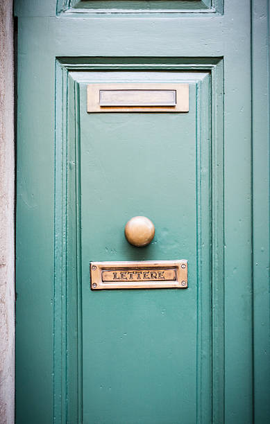 istock Front door of an elegant Italian house 511502355