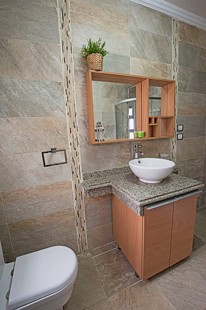 wnętrze luksusowy pokaż domu łazienka - medicine cabinet bathroom sink mirror zdjęcia i obrazy z banku zdjęć