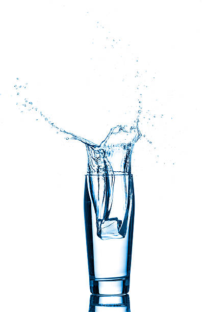 istock Water splashes in the glass 511516532