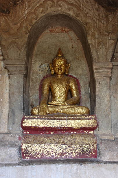 Thatbyinnyu,The old golden Buddha statue