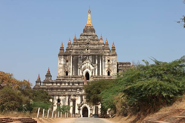 thatbyinnyu, buddhistischen tempel von bagan, myanmar - gawdawpalin pagoda stock-fotos und bilder