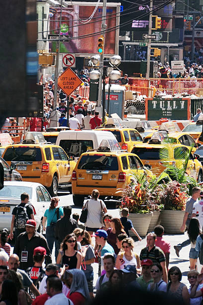 istock Busy New York Street 511523955