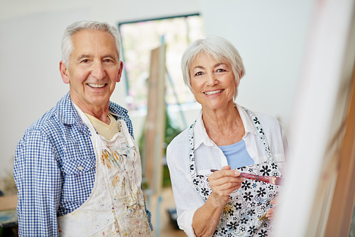 Shot of a senior couple painting at homehttp://195.154.178.81/DATA/i_collage/pu/shoots/806388.jpg