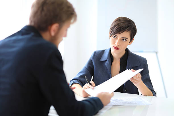 istock Business people signing a contract 511528498